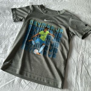 Nike dri-fit tee boys size 5 small 4-5 years old perfect used condition